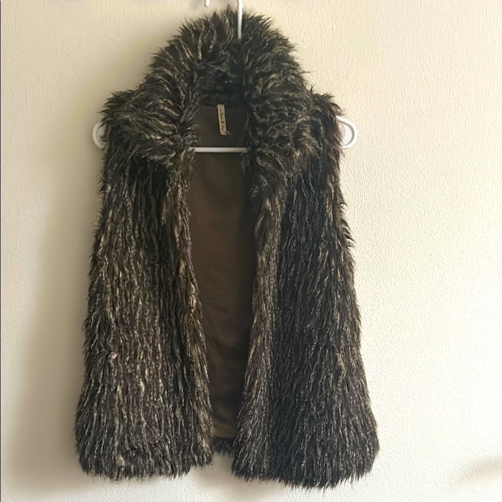 Retro 90's Mob Wife Brown/Tan Faux Fur Open Front Collared Pockets Vest ..Small